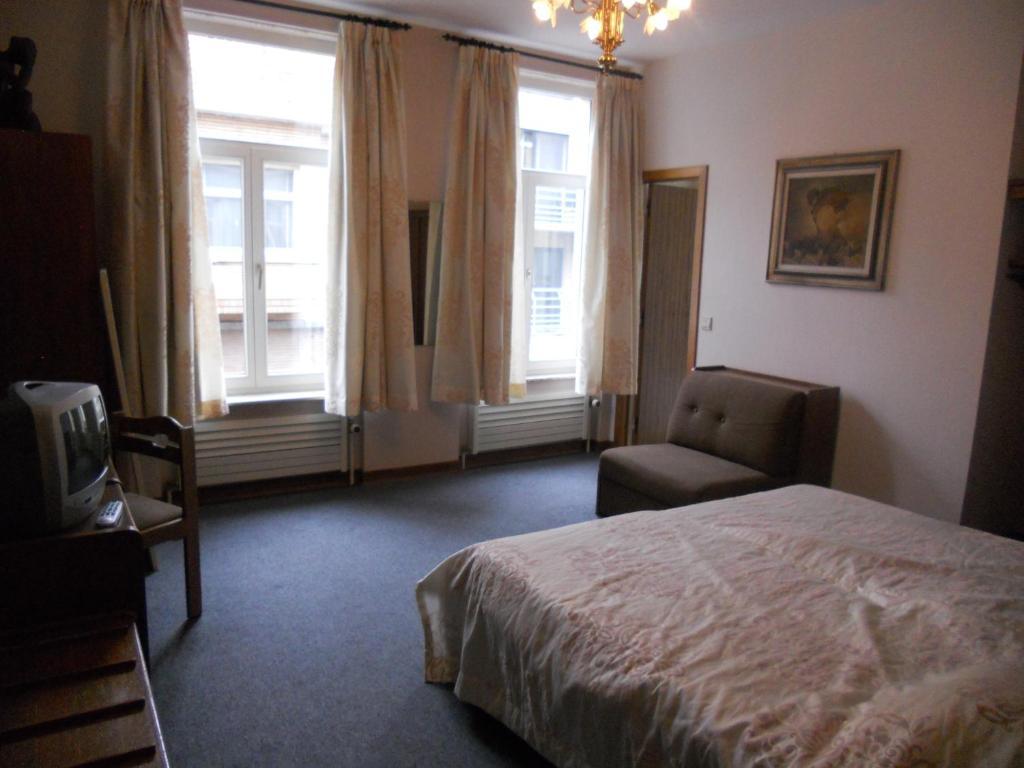 Hotel Ten Putte Гістел Номер фото