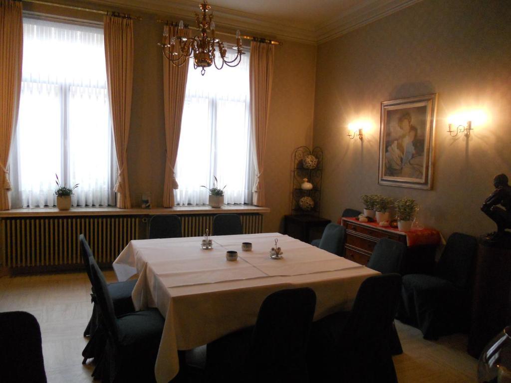 Hotel Ten Putte Гістел Екстер'єр фото