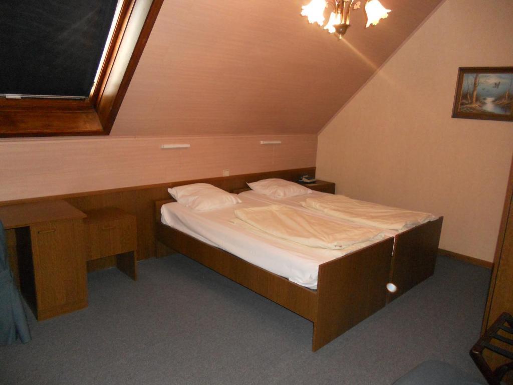 Hotel Ten Putte Гістел Номер фото
